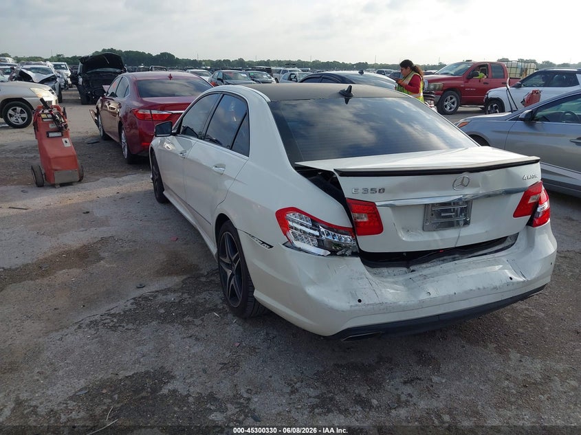 2011 Mercedes-benz E-class VIN WDDHF8HBXBA369909 IAAI salvage auction — REAR END, Salvage (Idaho), sold $2,350 on 2026-08-04 (photo 3)