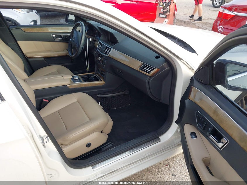 2011 Mercedes-benz E-class VIN WDDHF8HBXBA369909 IAAI salvage auction — REAR END, Salvage (Idaho), sold $2,350 on 2026-08-04 (photo 5)