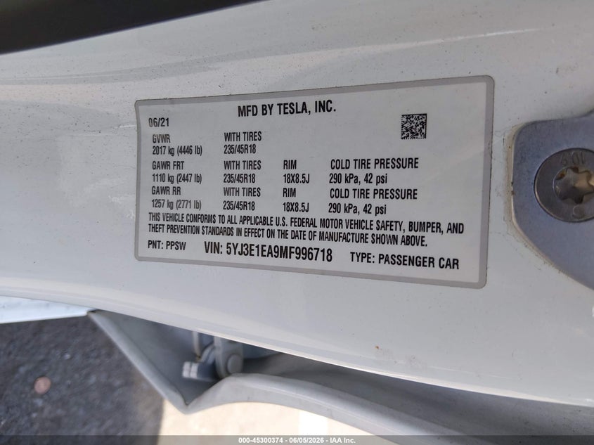 2021 Tesla Model 3 VIN 5YJ3E1EA9MF996718 IAAI salvage auction — RIGHT SIDE, Salvage Title, sold $1,050 on 2026-07-24 (photo 9)
