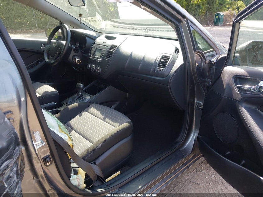 2016 Kia Forte VIN KNAFX4A83G5553107 IAAI salvage auction — RIGHT SIDE, Salvage Title, sold $1,500 on 2026-07-17 (photo 5)