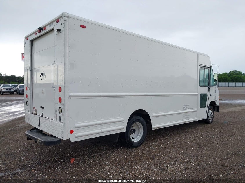 2007 Freightliner Chassis VIN 4UZAAPCP47CY69014 IAAI salvage auction — REAR END, Salvage (Minnesota), sold $675 on 2026-07-10 (photo 4)