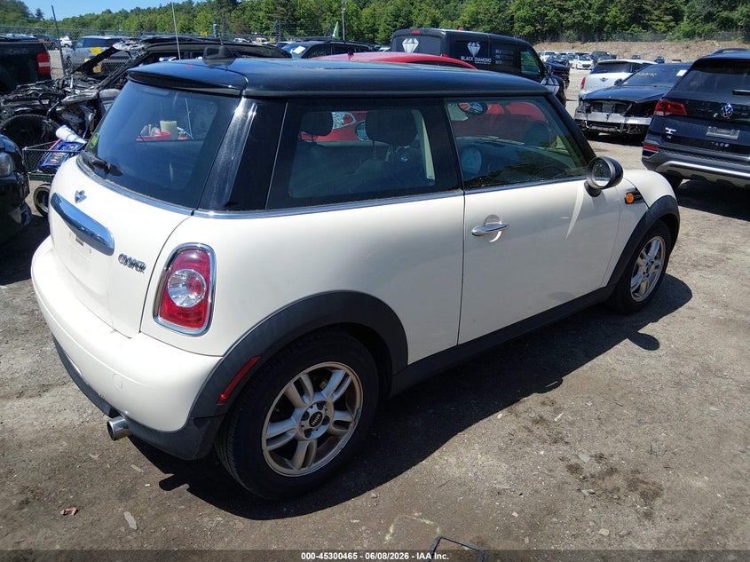 2013 Mini Hard top VIN WMWSU3C52DT692155 IAAI salvage auction — LEFT FRONT, Salvage Title, sold $600 on 2026-08-07 (photo 4)