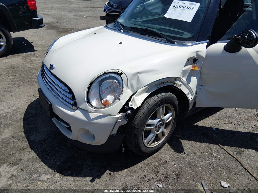 2013 Mini Hard top VIN WMWSU3C52DT692155 IAAI salvage auction — LEFT FRONT, Salvage Title, sold $600 on 2026-08-07 (photo 6)
