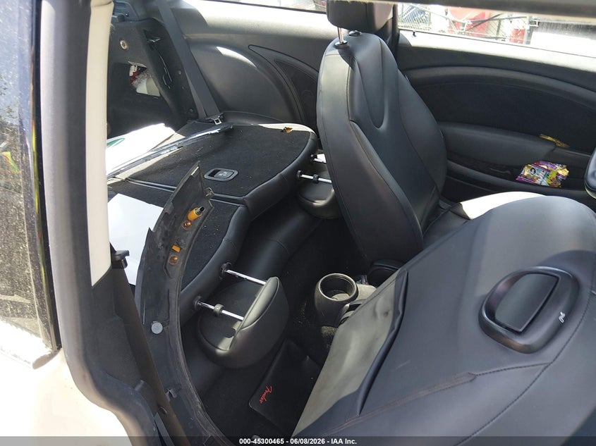 2013 Mini Hard top VIN WMWSU3C52DT692155 IAAI salvage auction — LEFT FRONT, Salvage Title, sold $600 on 2026-08-07 (photo 8)