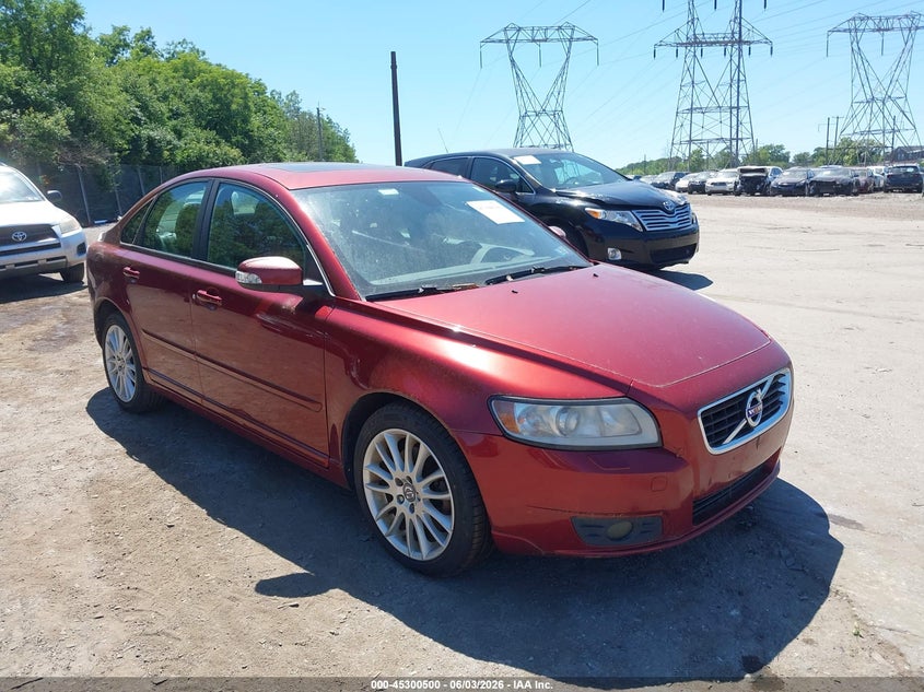 2011 Volvo S40 VIN YV1672MS0B2550300 IAAI salvage auction — NORMAL WEAR, Clear (Pennsylvania), sold $425 on 2026-07-17 (photo 1)