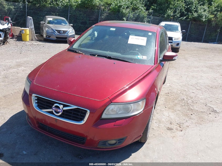 2011 Volvo S40 VIN YV1672MS0B2550300 IAAI salvage auction — NORMAL WEAR, Clear (Pennsylvania), sold $425 on 2026-07-17 (photo 2)