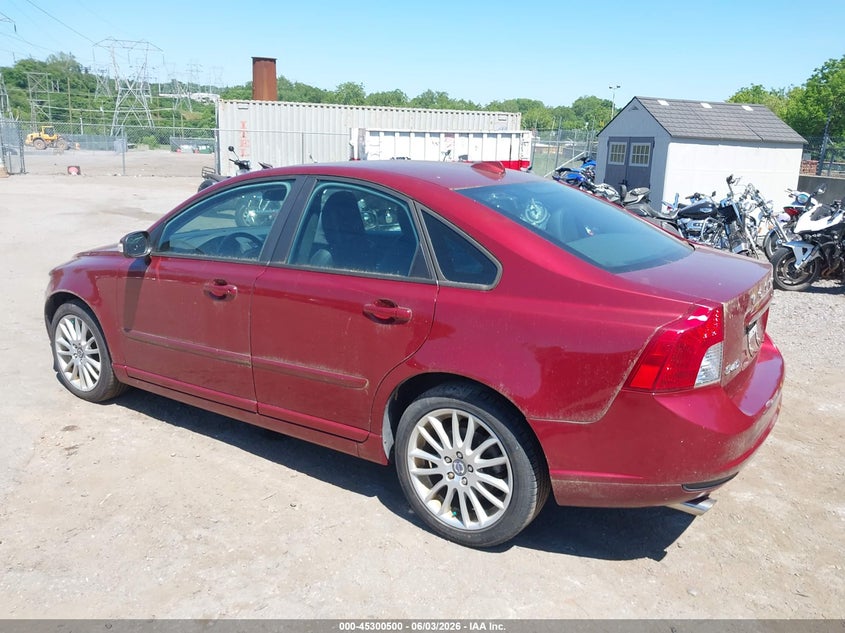 2011 Volvo S40 VIN YV1672MS0B2550300 IAAI salvage auction — NORMAL WEAR, Clear (Pennsylvania), sold $425 on 2026-07-17 (photo 3)