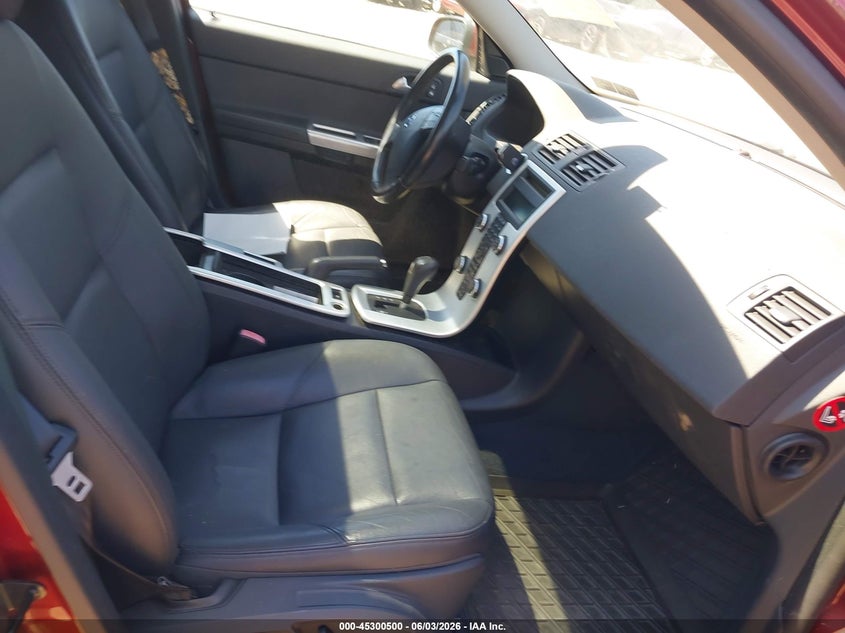 2011 Volvo S40 VIN YV1672MS0B2550300 IAAI salvage auction — NORMAL WEAR, Clear (Pennsylvania), sold $425 on 2026-07-17 (photo 5)