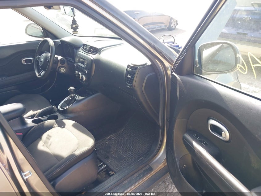 2015 Kia Soul VIN KNDJN2A27F7140452 IAAI salvage auction — NORMAL WEAR, Clear (Indiana), sold $650 on 2026-07-15 (photo 5)
