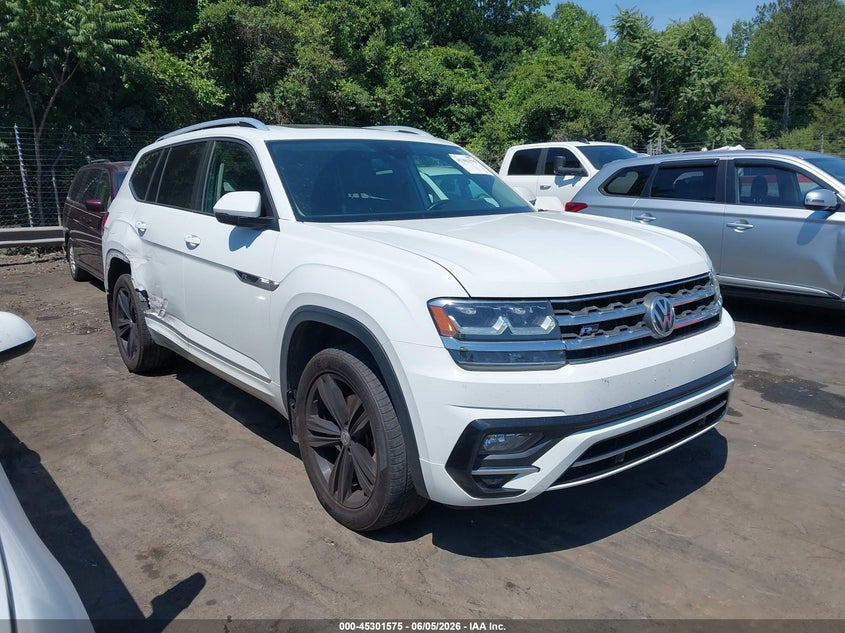 2018 Volkswagen Atlas VIN 1V2RR2CA3JC590190 IAAI salvage auction — SIDE, Salvage Title, sold $6,100 on 2026-07-24 (photo 1)
