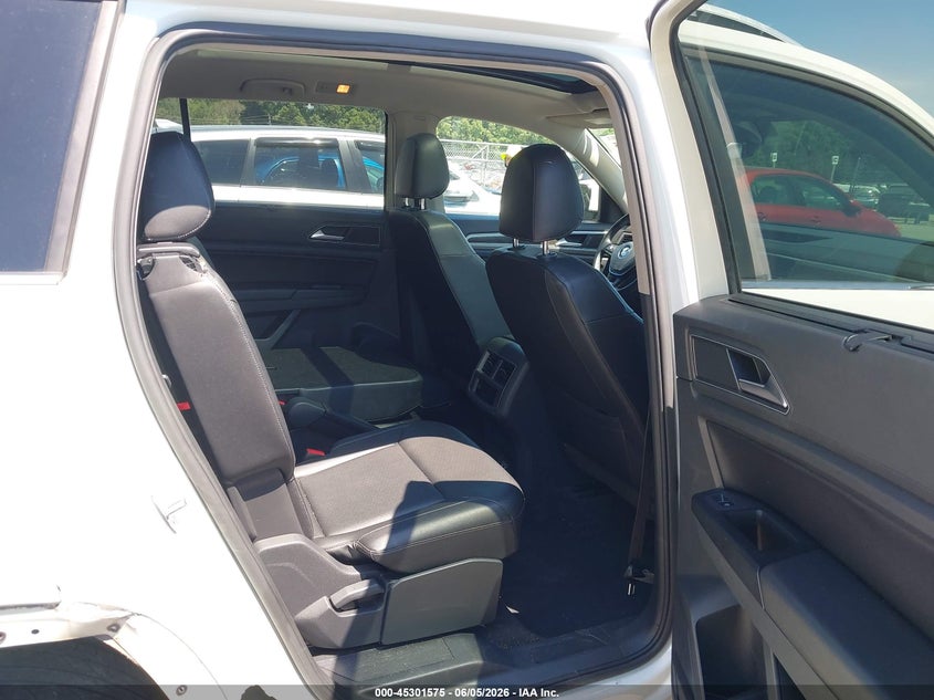 2018 Volkswagen Atlas VIN 1V2RR2CA3JC590190 IAAI salvage auction — SIDE, Salvage Title, sold $6,100 on 2026-07-24 (photo 8)