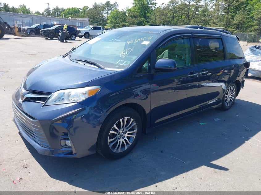 2018 Toyota Sienna VIN 5TDYZ3DC5JS939609 IAAI salvage auction — FRONT & REAR, Salvage Title, sold $3,400 on 2026-07-21 (photo 2)