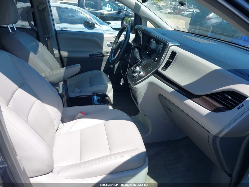 2018 Toyota Sienna VIN 5TDYZ3DC5JS939609 IAAI salvage auction — FRONT & REAR, Salvage Title, sold $3,400 on 2026-07-21 (photo 5)
