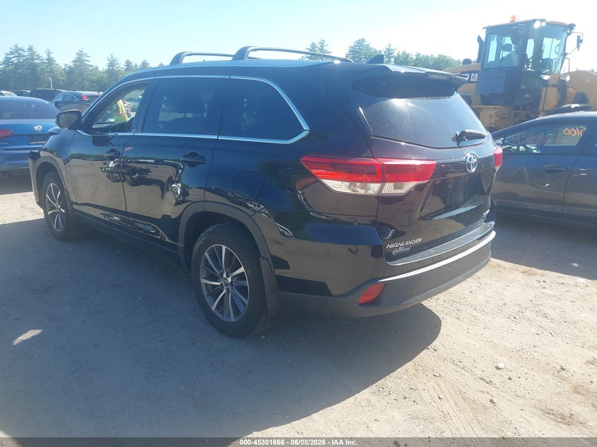 2018 Toyota Highlander VIN 5TDJZRFHXJS531149 IAAI salvage auction — FRONT END, Salvage (Idaho), sold $10,400 on 2026-07-31 (photo 3)