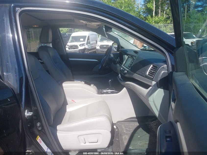 2018 Toyota Highlander VIN 5TDJZRFHXJS531149 IAAI salvage auction — FRONT END, Salvage (Idaho), sold $10,400 on 2026-07-31 (photo 5)