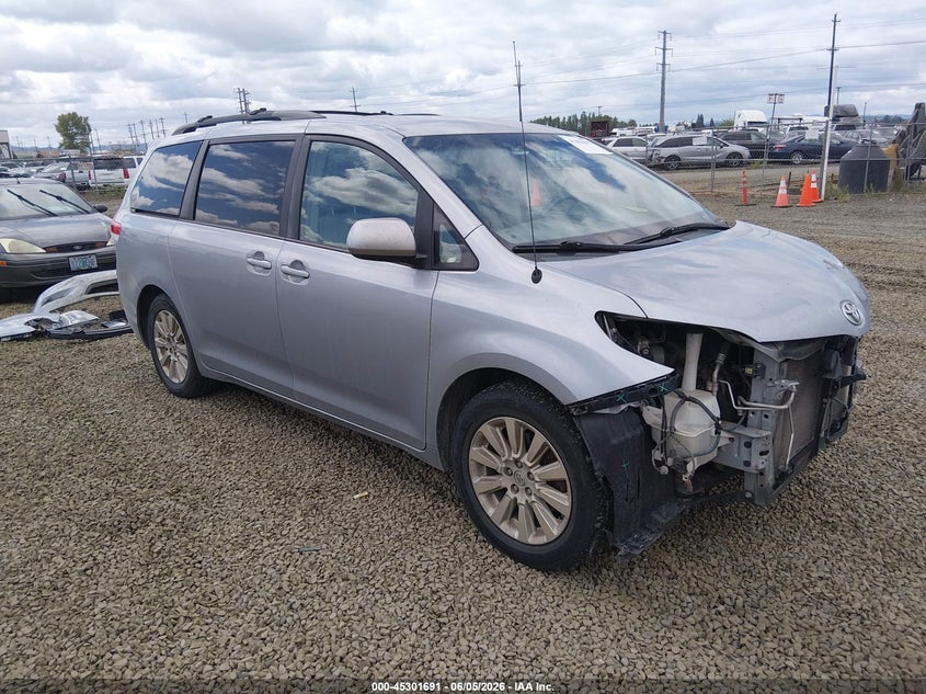 2013 Toyota Sienna VIN 5TDJK3DC8DS050524 IAAI salvage auction — FRONT END, Salvage Title, sold $125 on 2026-07-27 (photo 1)