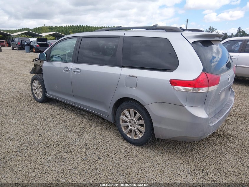 2013 Toyota Sienna VIN 5TDJK3DC8DS050524 IAAI salvage auction — FRONT END, Salvage Title, sold $125 on 2026-07-27 (photo 3)