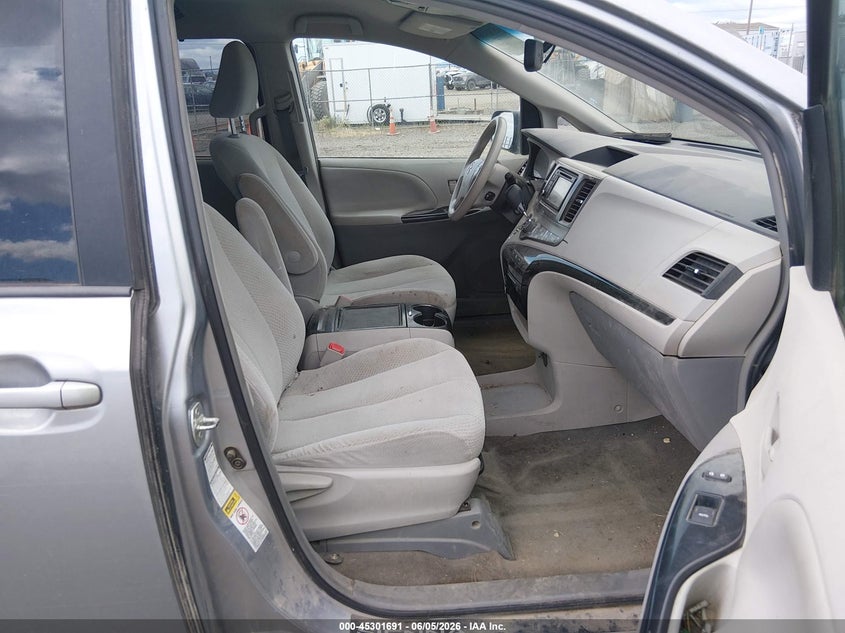 2013 Toyota Sienna VIN 5TDJK3DC8DS050524 IAAI salvage auction — FRONT END, Salvage Title, sold $125 on 2026-07-27 (photo 5)