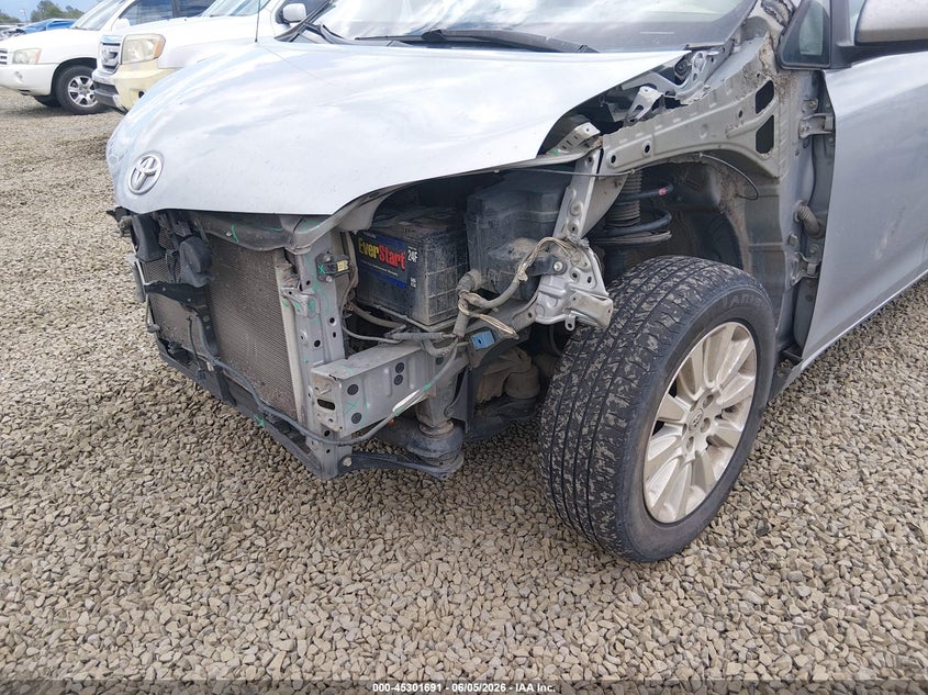 2013 Toyota Sienna VIN 5TDJK3DC8DS050524 IAAI salvage auction — FRONT END, Salvage Title, sold $125 on 2026-07-27 (photo 6)