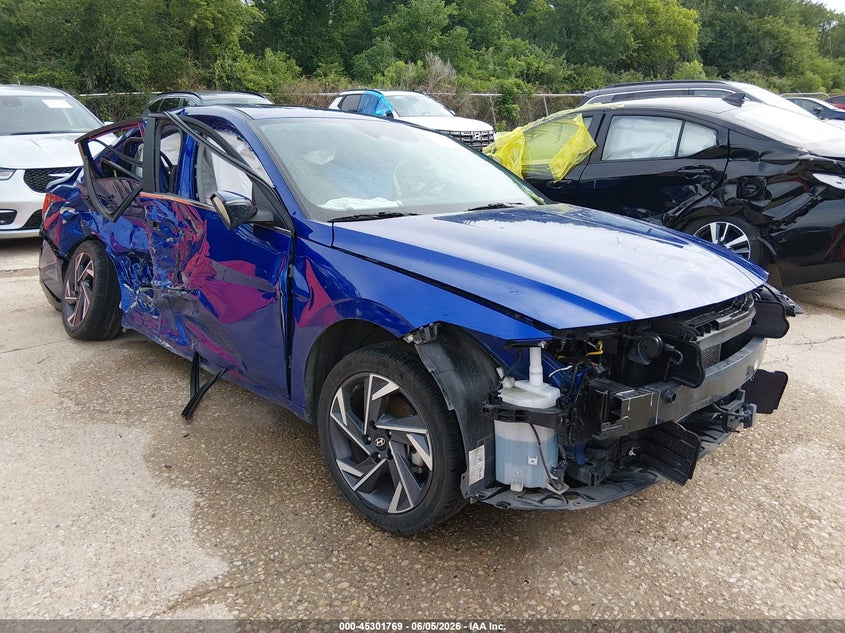 2025 Hyundai Elantra VIN KMHLP4DG1SU910772 IAAI salvage auction — RIGHT SIDE, Salvage Title, sold $2,550 on 2026-07-13 (photo 1)