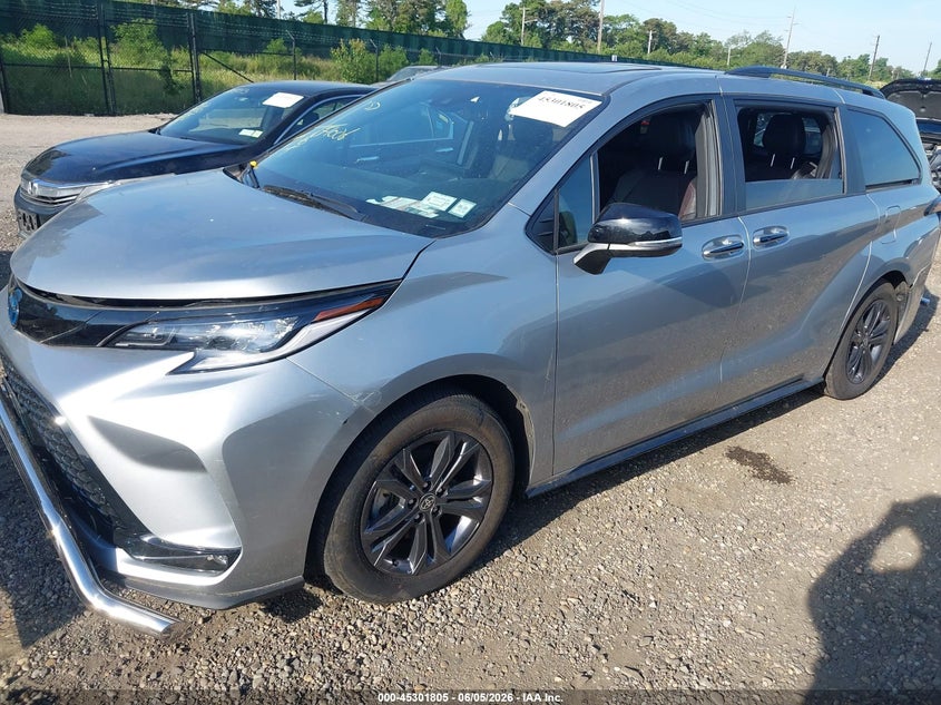 2025 Toyota Sienna VIN 5TDCSKFC5SS197882 IAAI salvage auction — WATER/FLOOD, Salvage Title, sold $22,500 on 2026-07-28 (photo 2)