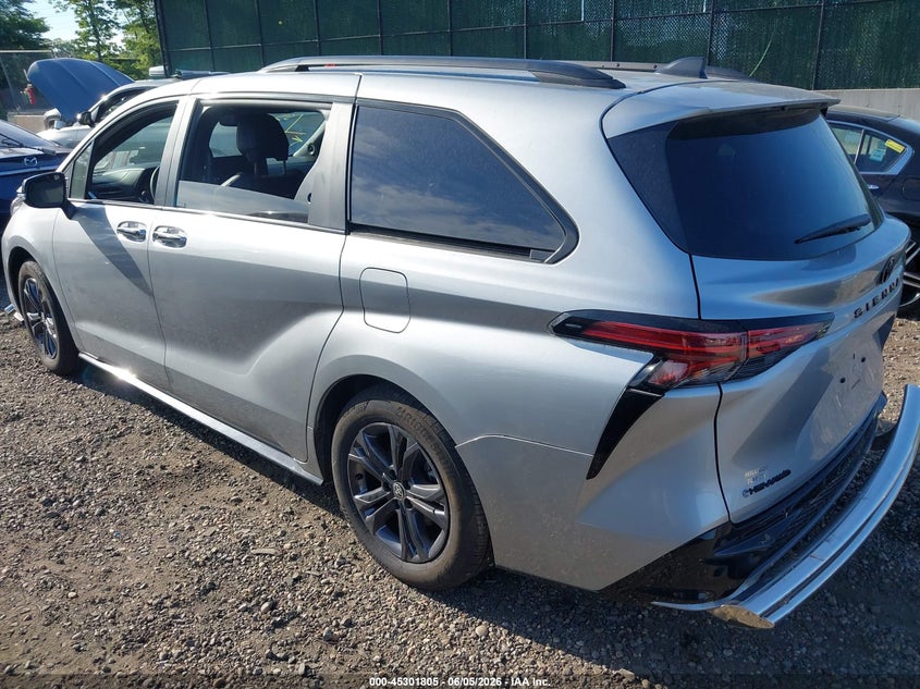 2025 Toyota Sienna VIN 5TDCSKFC5SS197882 IAAI salvage auction — WATER/FLOOD, Salvage Title, sold $22,500 on 2026-07-28 (photo 3)