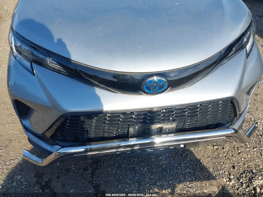 2025 Toyota Sienna VIN 5TDCSKFC5SS197882 IAAI salvage auction — WATER/FLOOD, Salvage Title, sold $22,500 on 2026-07-28 (photo 6)