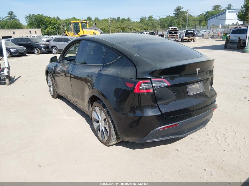 2021 Tesla Model y VIN 5YJYGDEE6MF131662 IAAI salvage auction — FRONT END, Salvage Title, sold $7,500 on 2026-08-01 (photo 3)