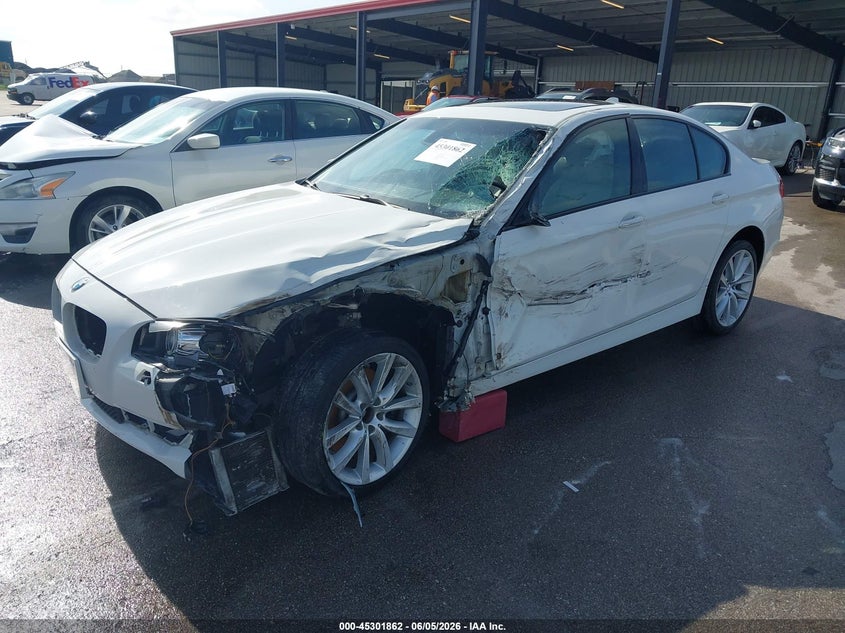 2012 BMW 5er VIN WBAFU7C57CDU57042 IAAI salvage auction — LEFT SIDE, Salvage Title, sold $600 on 2026-07-09 (photo 2)