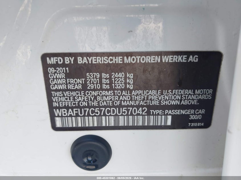 2012 BMW 5er VIN WBAFU7C57CDU57042 IAAI salvage auction — LEFT SIDE, Salvage Title, sold $600 on 2026-07-09 (photo 9)