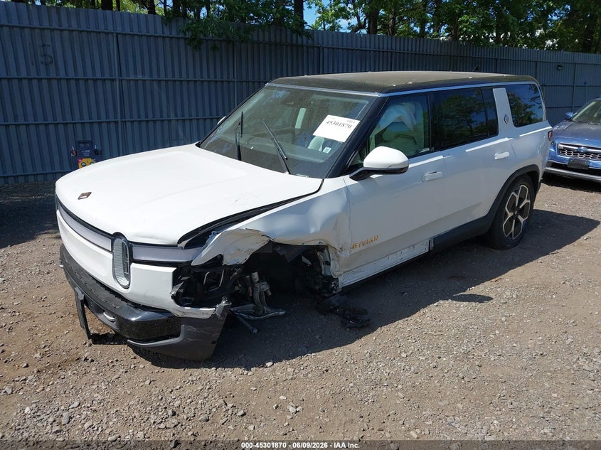 2024 Rivian R1s VIN 7PDSGABA6RN042505 IAAI salvage auction — LEFT FRONT, Salvage Title, sold $16,450 on 2026-08-12 (photo 2)