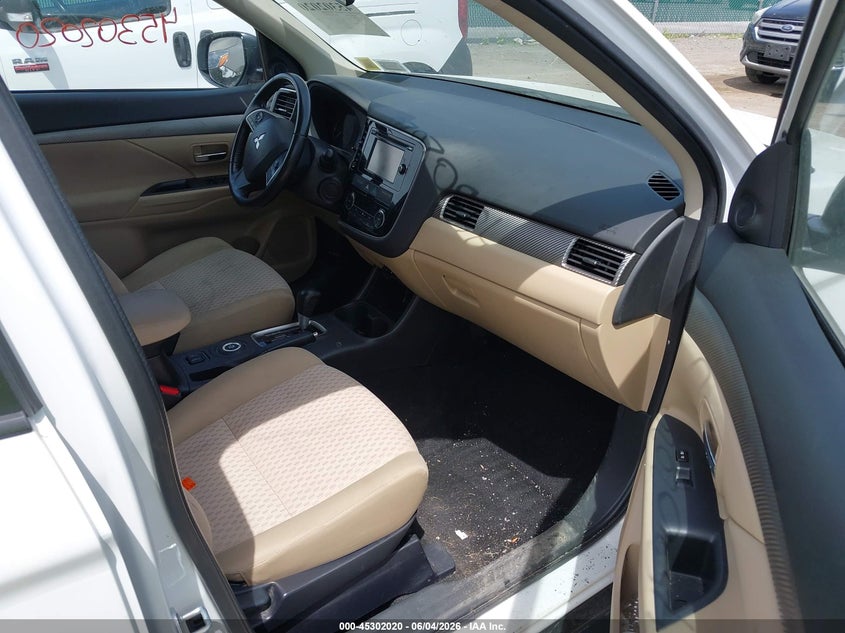 2014 Mitsubishi Outlander VIN JA4AZ3A37EZ015693 IAAI salvage auction — LEFT SIDE, Salvage Title, sold $475 on 2026-07-21 (photo 5)