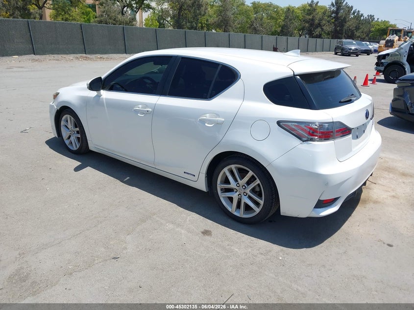 2017 Lexus Ct VIN JTHKD5BH0H2288064 IAAI salvage auction — RIGHT FRONT, Salvage Title, sold $3,550 on 2026-07-27 (photo 3)