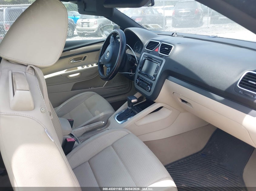 2010 Volkswagen Eos VIN WVWBA7AH2AV011427 IAAI salvage auction — NORMAL WEAR, Clear (New York), sold $325 on 2026-07-14 (photo 5)