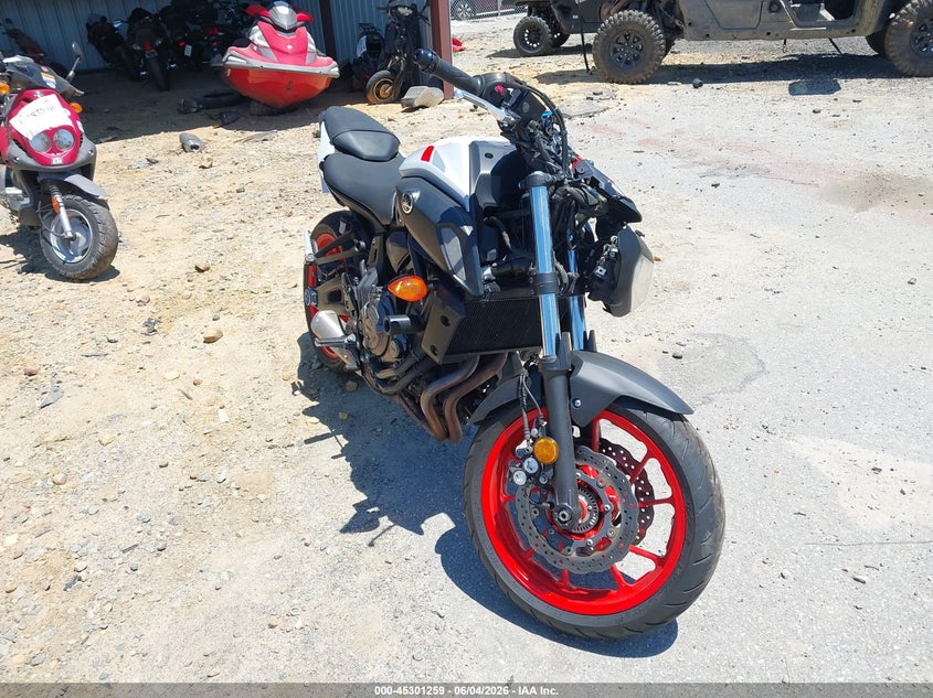 2020 Yamaha Mt VIN JYARM27E3LA005972 IAAI salvage auction — FRONT END, Salvage Title, sold $2,700 on 2026-07-15 (photo 1)