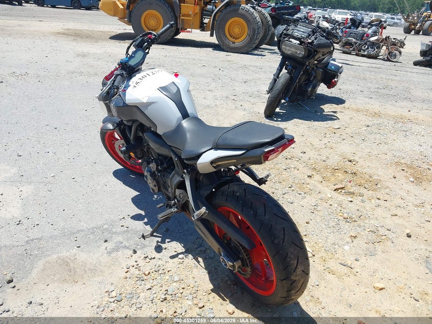 2020 Yamaha Mt VIN JYARM27E3LA005972 IAAI salvage auction — FRONT END, Salvage Title, sold $2,700 on 2026-07-15 (photo 3)