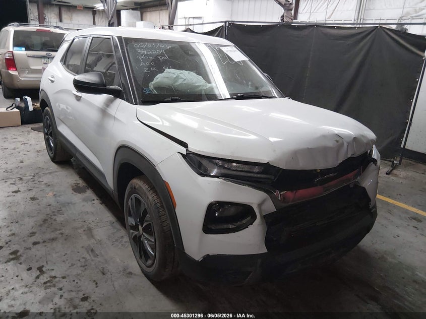 2022 Chevrolet Trailblazer VIN KL79MMS23NB135435 IAAI salvage auction — FRONT & REAR, Salvage (Arizona), sold $1,700 on 2026-07-28 (photo 1)