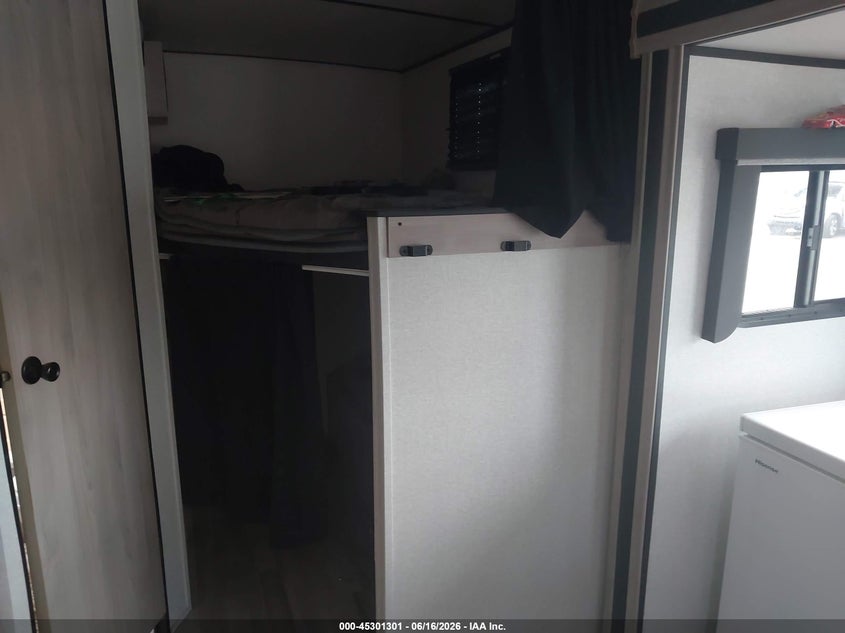 2023 Forest river Northern spirit travel trailer VIN 5ZT2SBVB3PS044841 IAAI salvage auction — BIOHAZARD/CHEMICAL, Rebuildable (Florida), sold $9,000 on 2026-07-14 (photo 8)