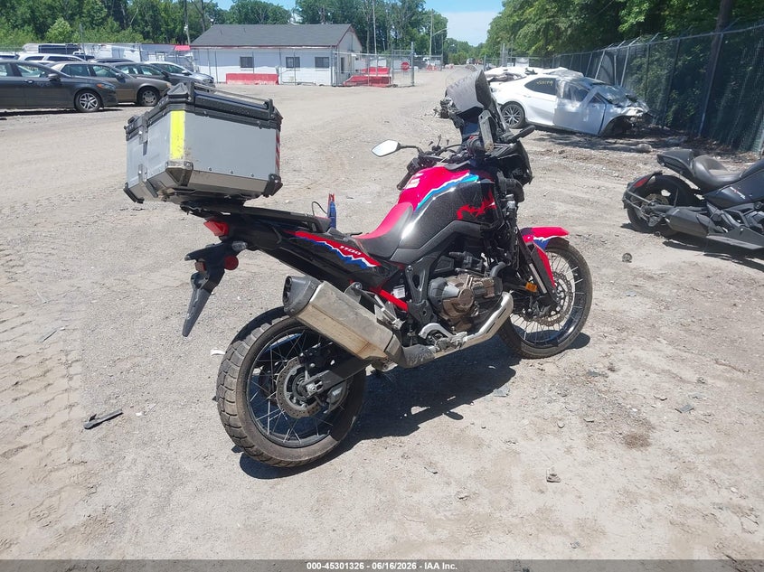 2024 Honda Crf VIN JH2SD1558RK000067 IAAI salvage auction — LEFT SIDE, Salvage - Greater Than 75% (Maryland), sold $5,600 on 2026-07-28 (photo 4)