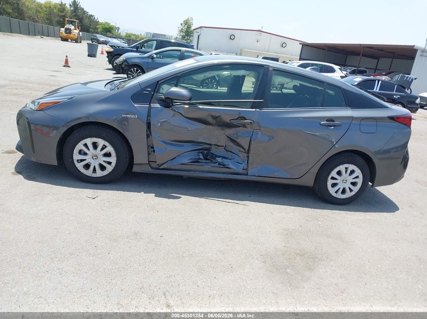 2022 Toyota Prius VIN JTDKAMFU4N3180483 IAAI salvage auction — SIDE, Salvage Title, sold $8,700 on 2026-07-20 (photo 6)