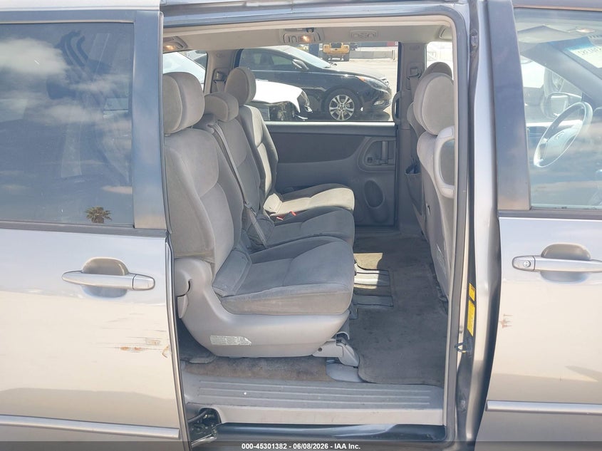 2005 Toyota Sienna VIN 5TDZA23C25S329387 IAAI salvage auction — SIDE, Salvage (California), sold $825 on 2026-07-16 (photo 8)