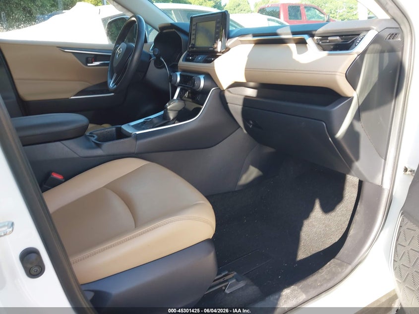 2022 Toyota Rav 4 VIN JTMB6RFV4ND519776 IAAI salvage auction — LEFT FRONT, Salvage Title, sold $12,100 on 2026-07-09 (photo 5)