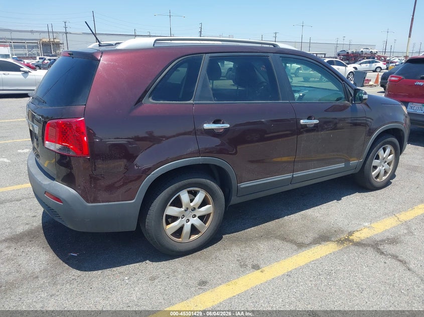 2011 Kia Sorento VIN 5XYKT4A15BG105225 IAAI salvage auction — NORMAL WEAR, Clear - Dealer Only (California), sold $950 on 2026-07-14 (photo 4)