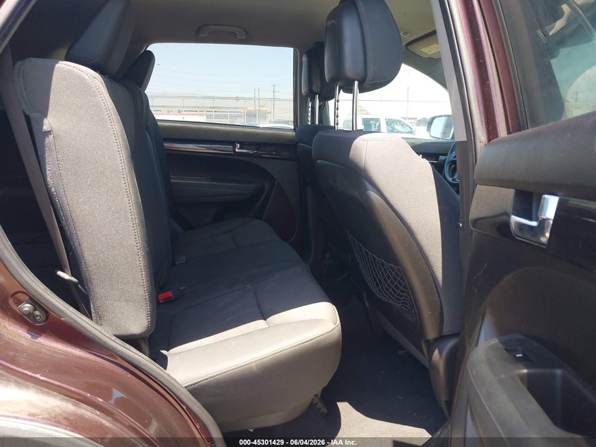 2011 Kia Sorento VIN 5XYKT4A15BG105225 IAAI salvage auction — NORMAL WEAR, Clear - Dealer Only (California), sold $950 on 2026-07-14 (photo 8)