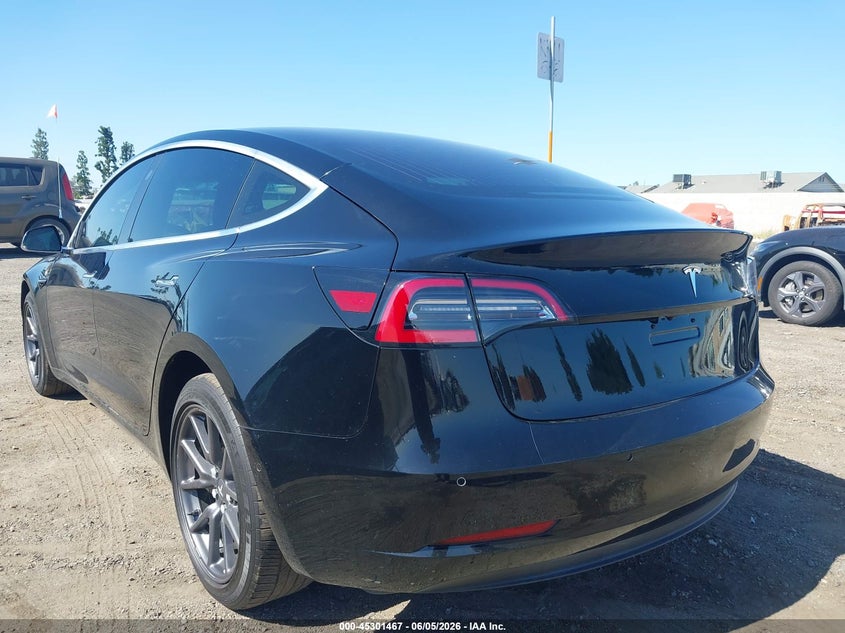 2018 Tesla Model 3 VIN 5YJ3E1EA6JF171635 IAAI salvage auction — RIGHT SIDE, Salvage Title, sold $2,850 on 2026-07-23 (photo 3)