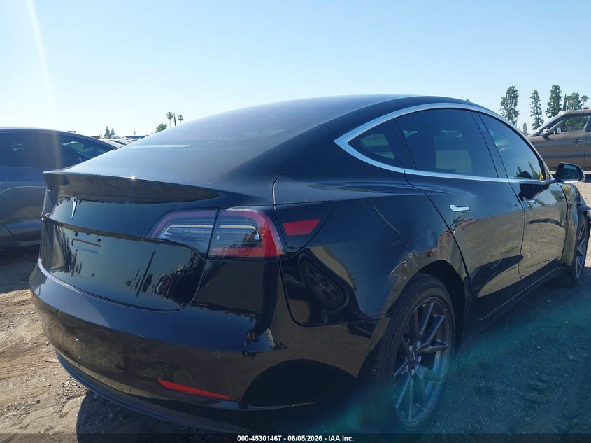 2018 Tesla Model 3 VIN 5YJ3E1EA6JF171635 IAAI salvage auction — RIGHT SIDE, Salvage Title, sold $2,850 on 2026-07-23 (photo 4)