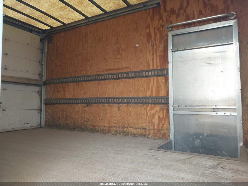 2012 Mitsubishi fuso truck Fe VIN JL6CRE1A1CK003125 IAAI salvage auction — NORMAL WEAR, Clear (Florida), sold $125 on 2026-07-07 (photo 7)