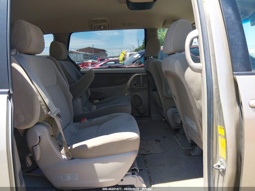2005 Toyota Sienna VIN 5TDZA23C65S379760 IAAI salvage auction — FRONT END, Rebuildable (Florida), sold $575 on 2026-07-09 (photo 8)