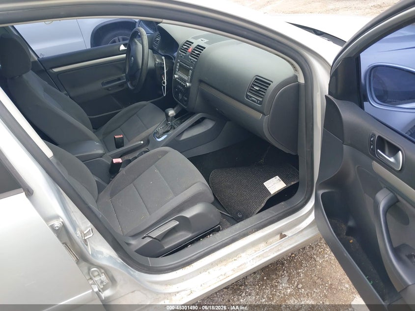 2009 Volkswagen Golf VIN WVWDA71K49W141218 IAAI salvage auction — LEFT FRONT, Clear (Indiana), sold $200 on 2026-07-15 (photo 5)