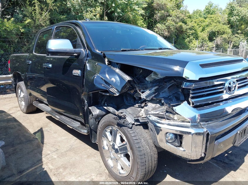 2017 Toyota Tundra VIN 5TFAW5F15HX585077 IAAI salvage auction — RIGHT FRONT, Salvage Title, sold $8,100 on 2026-07-11 (photo 6)
